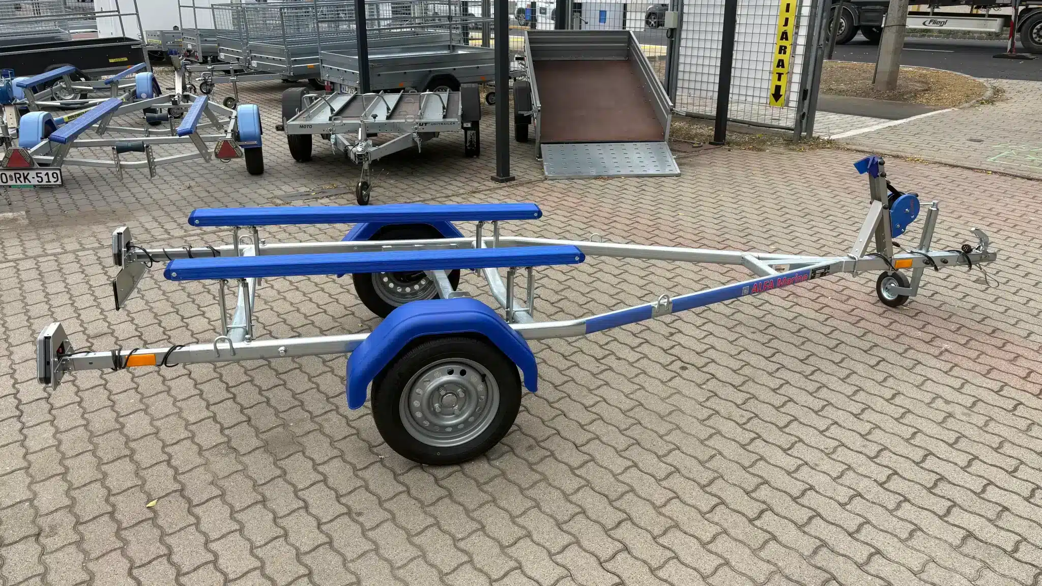 ALFA Marine 14315HP.55A* Jet Ski Egytengelyes, 4,25(4,45) x 1,48m, 550kg, fék nélküli, párnafás, Jet Ski, Csónakszállító, max. 3,65m hajóig