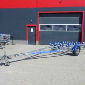 ALFA-B Marine 26325HG.130A* Egytengelyes, 6,34(7,34)x2,45m, 1300kg, fékezett, görgős, csónakszállító, hajószállító, max. 6,3m hajóig