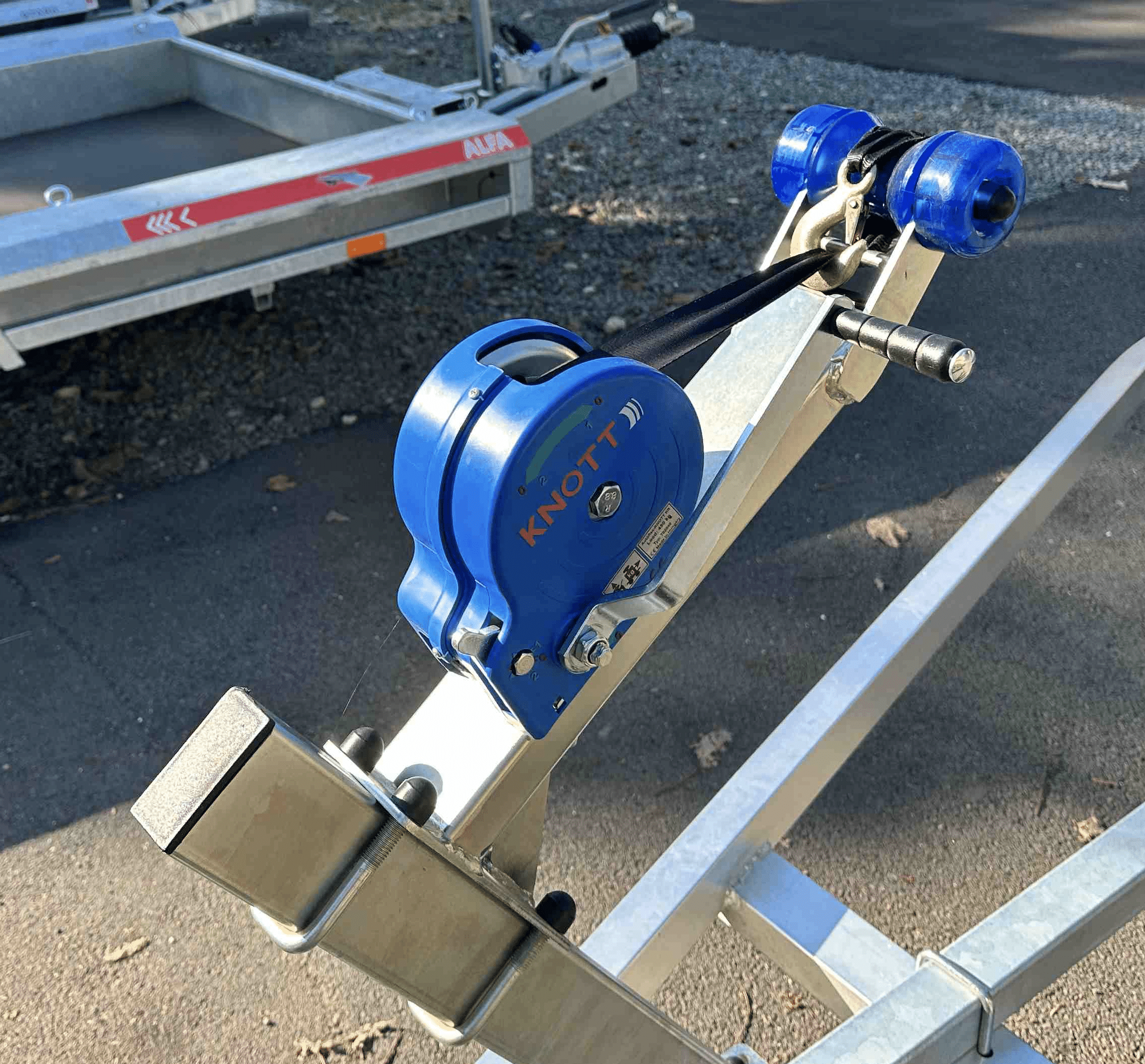 Csörlő 1150kg hevederrel, burkolt, kötőelemekkel, a kép illusztráció - Image 3